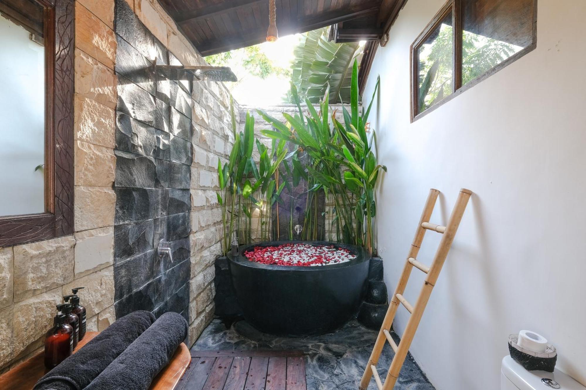 Ocean Bay Boutique Bungalows Uluwatu ภายนอก รูปภาพ